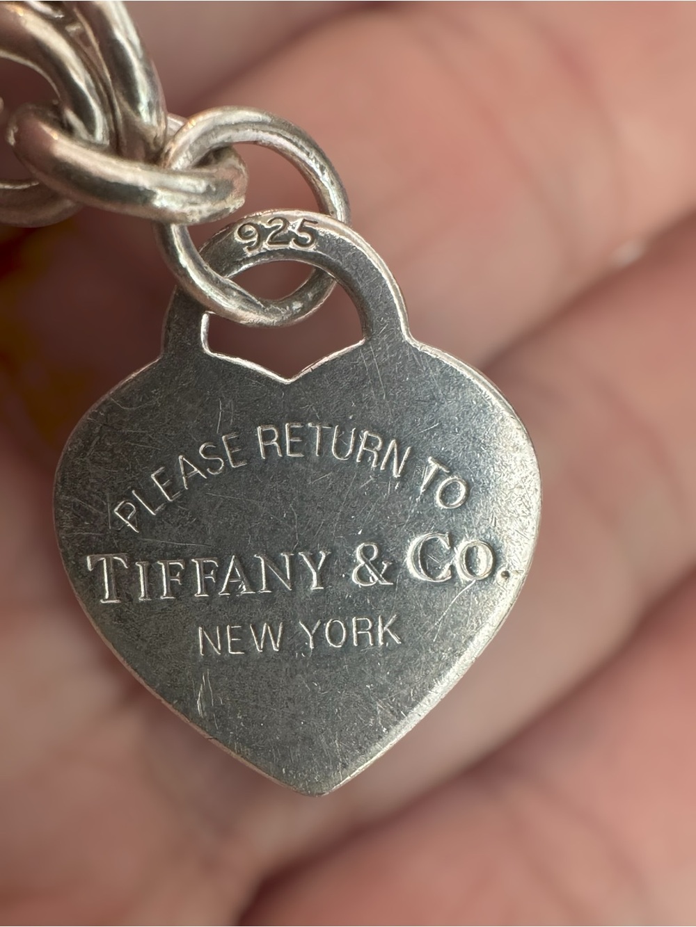 Tiffany & Co. iconic Return to Tiffany® Heart Tag Bracelet 925 Sterling, 8" - Picture 4 of 12